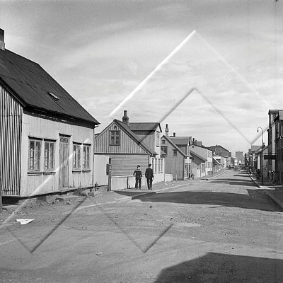 LOG 001 2-2.jpg