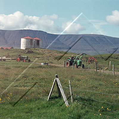 HED 001 018 1-2.jpg
