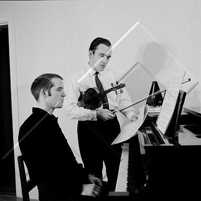 AKO 001 117 2--2.jpg