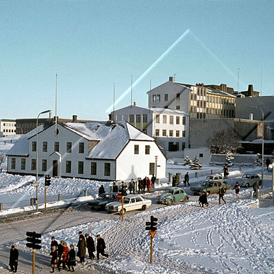 INÓ 008 142 1-3