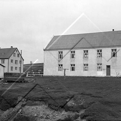 ÓSS 008 033 3-1