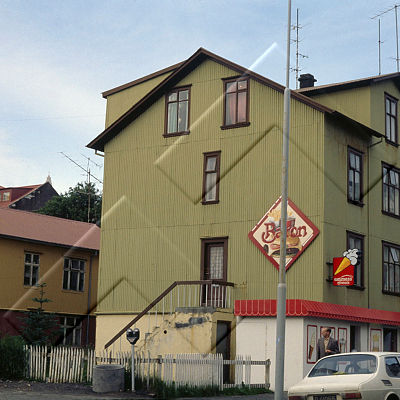 EYH S01 015 4-2.jpg