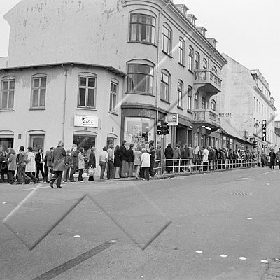 ÞOG 002 057 4-3