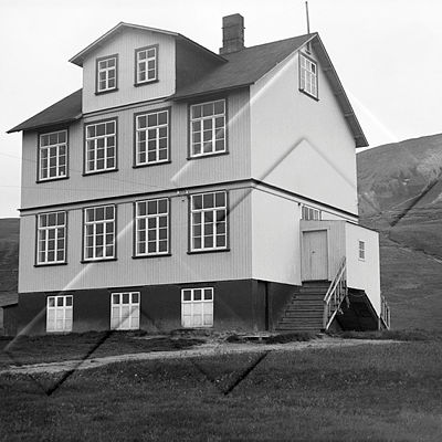 ÓSS 008 033 3-2
